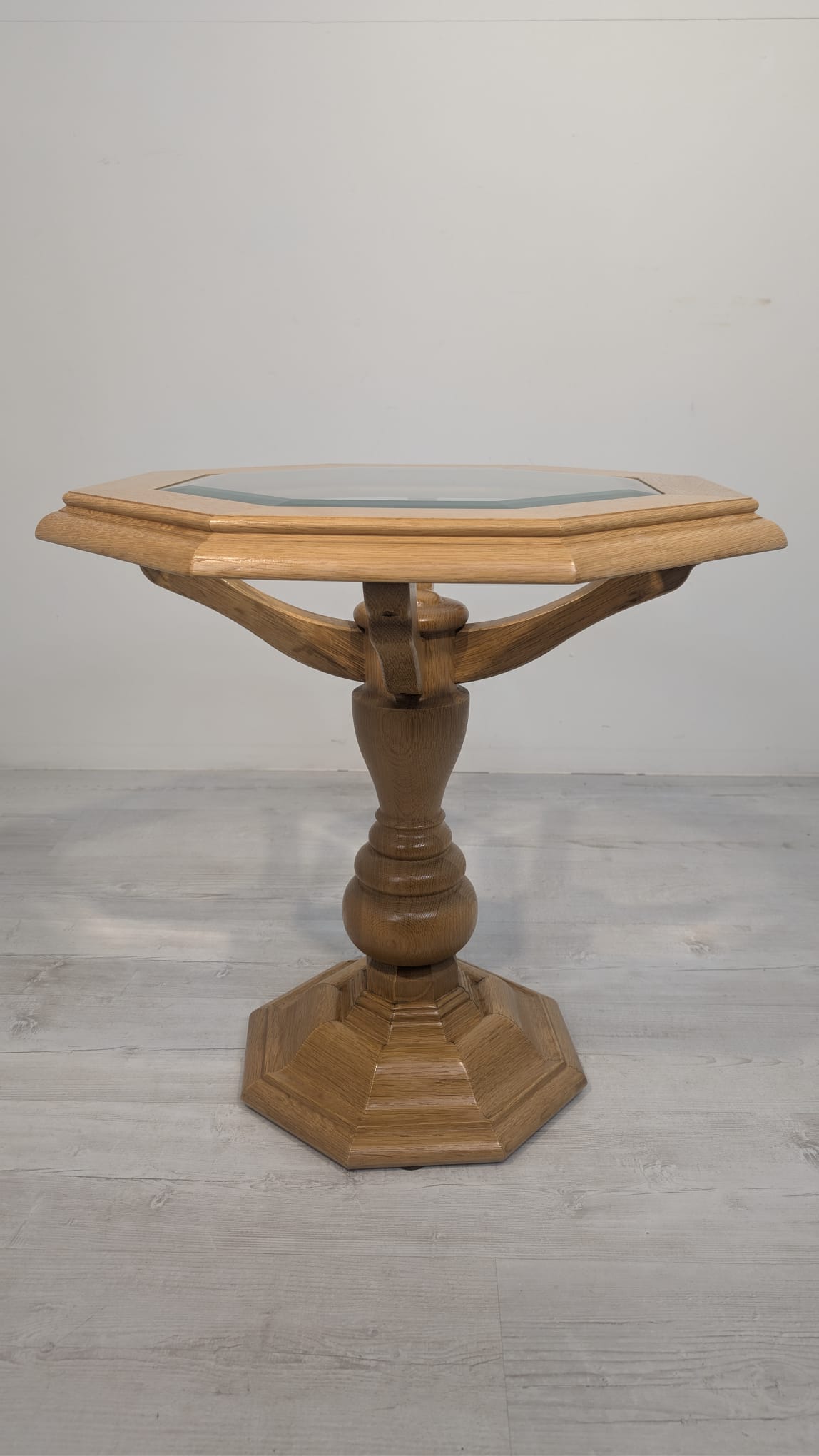 Stolik kawowy z litego drewna jasny dąb ośmiokątny z szybą fazowaną - obrazek 8