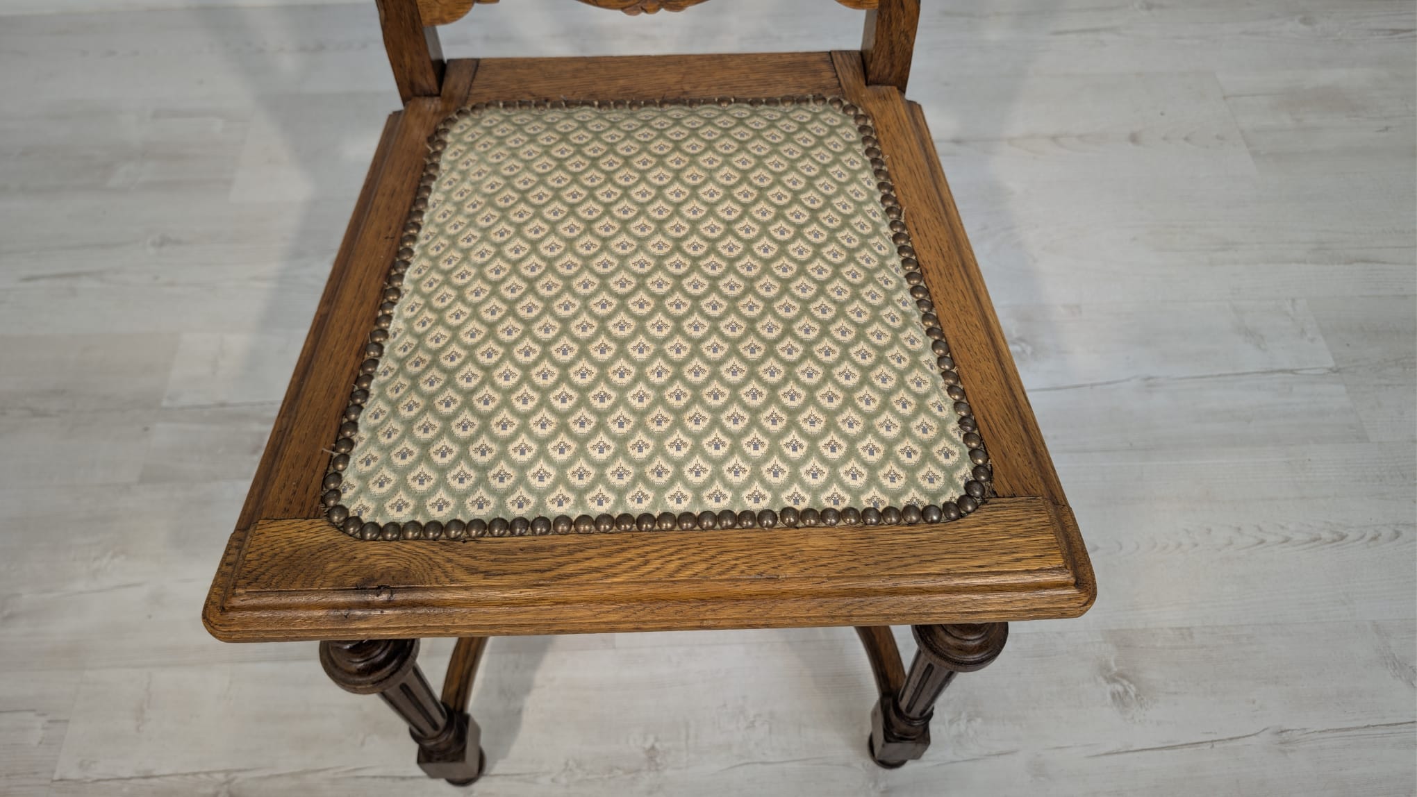 Secesyjne, stare krzesło dębowe na sprężynach - obrazek 6