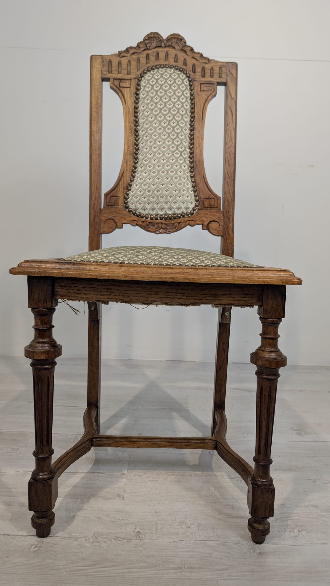 Secesyjne, stare krzesło dębowe na sprężynach - obrazek 8