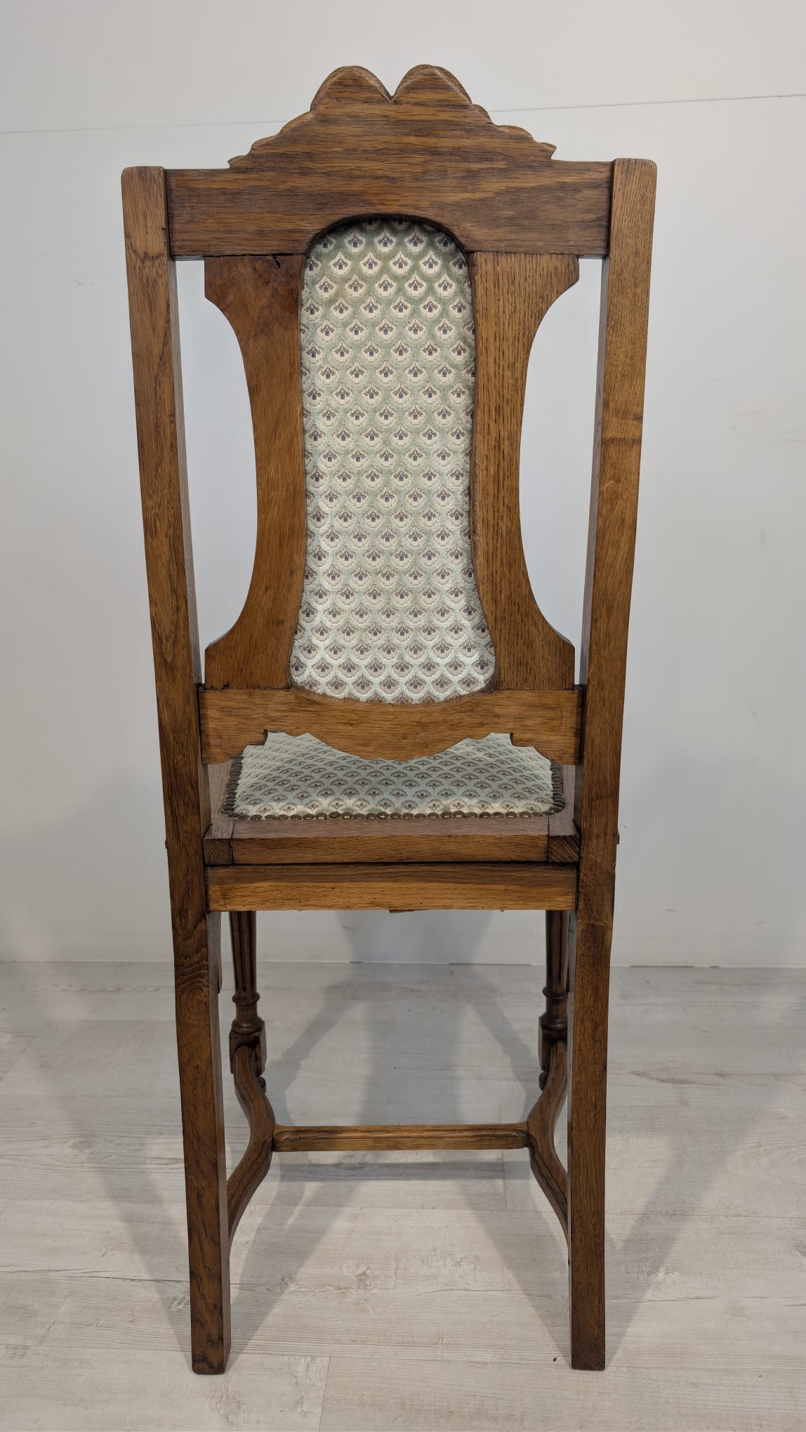 Secesyjne, stare krzesło dębowe na sprężynach - obrazek 10