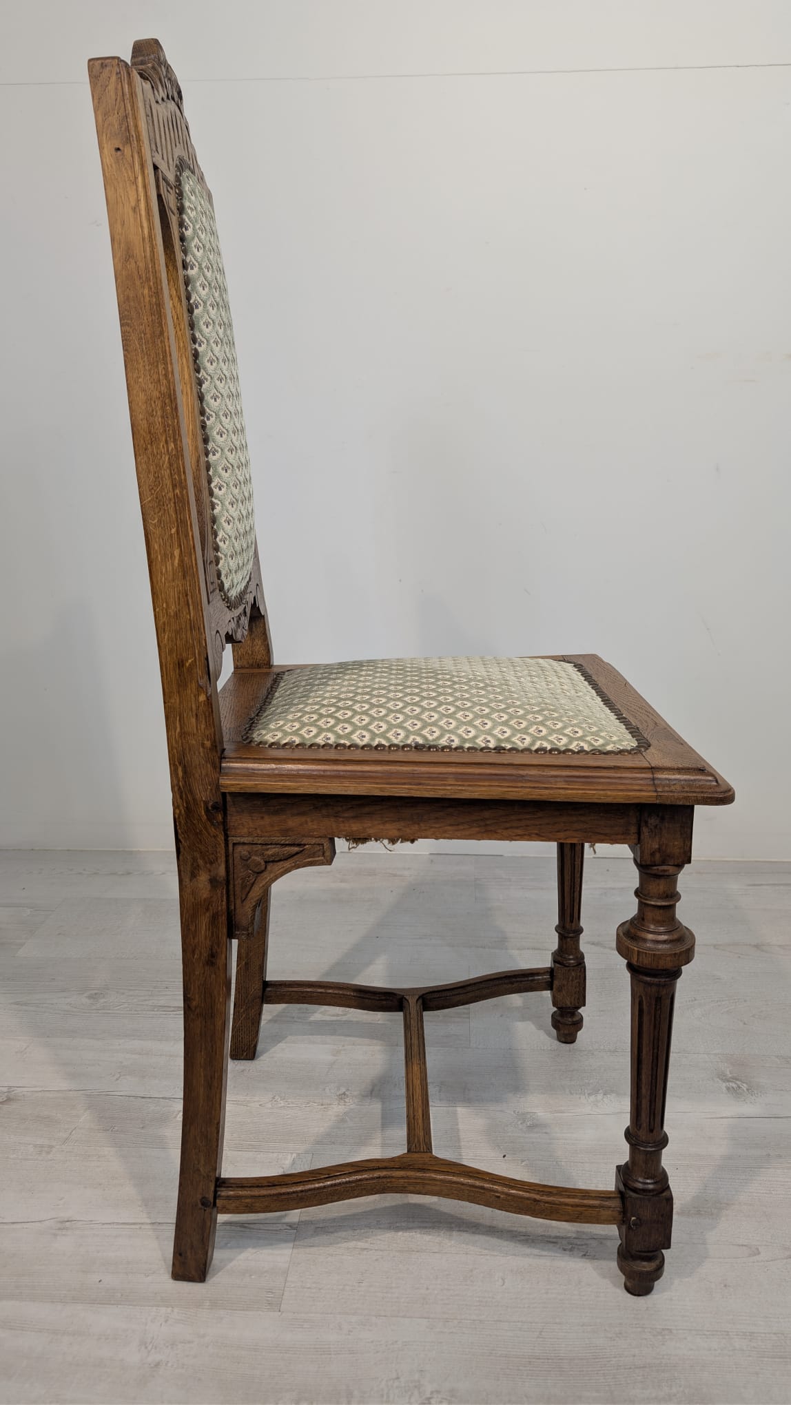 Secesyjne, stare krzesło dębowe na sprężynach - obrazek 11