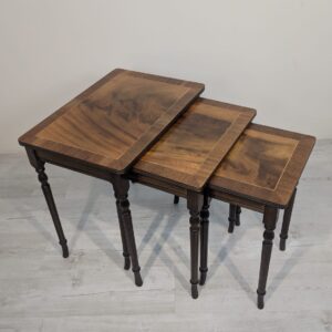 Komplet zabytkowych Stolików Trojaków francuskich, intarsjowanych