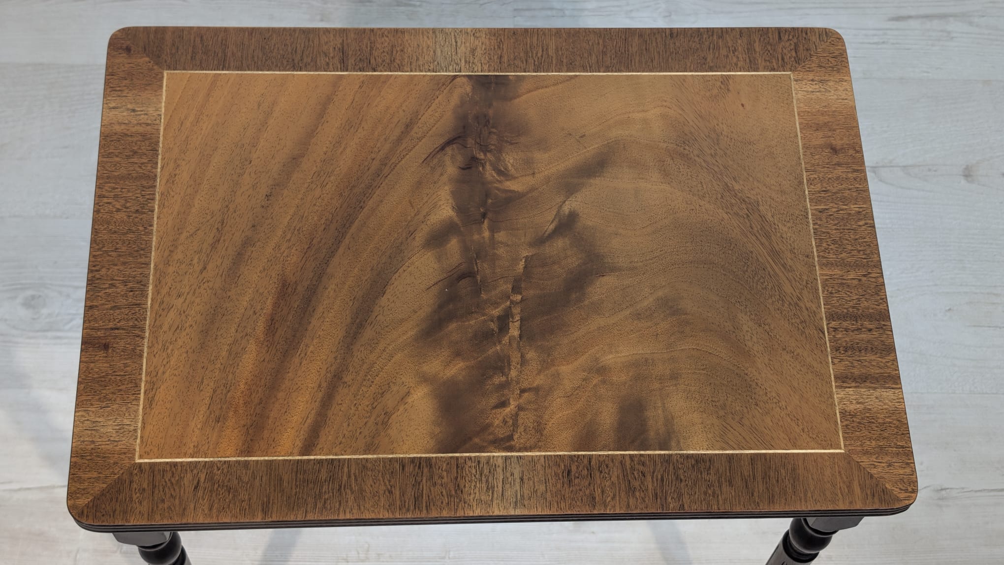 Komplet zabytkowych Stolików Trojaków francuskich, intarsjowanych - obrazek 7