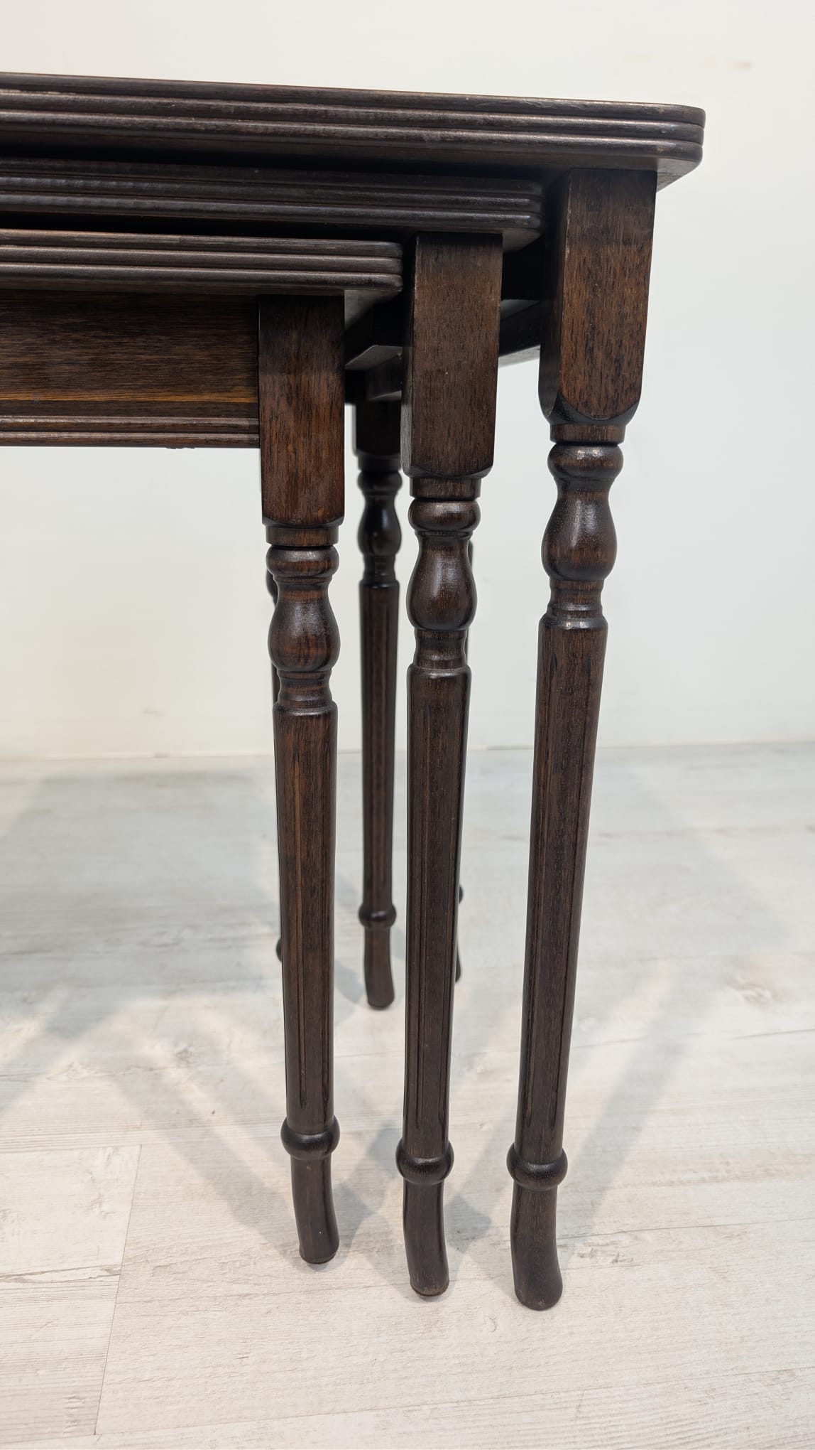 Komplet zabytkowych Stolików Trojaków francuskich, intarsjowanych - obrazek 12