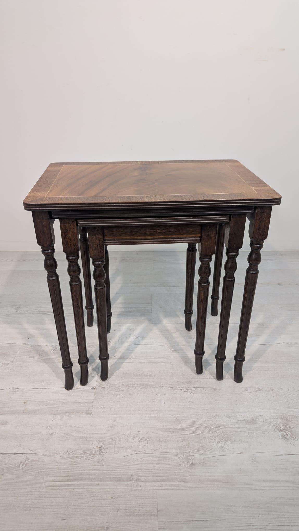 Komplet zabytkowych Stolików Trojaków francuskich, intarsjowanych - obrazek 13