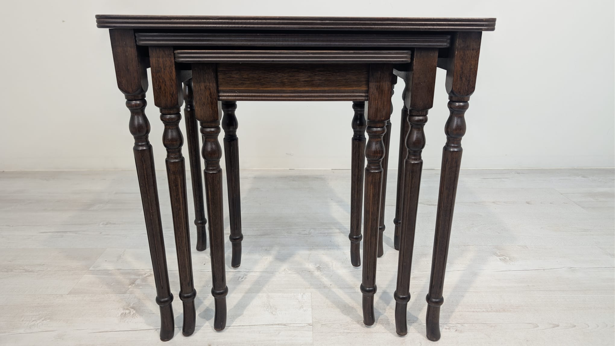 Komplet zabytkowych Stolików Trojaków francuskich, intarsjowanych - obrazek 14