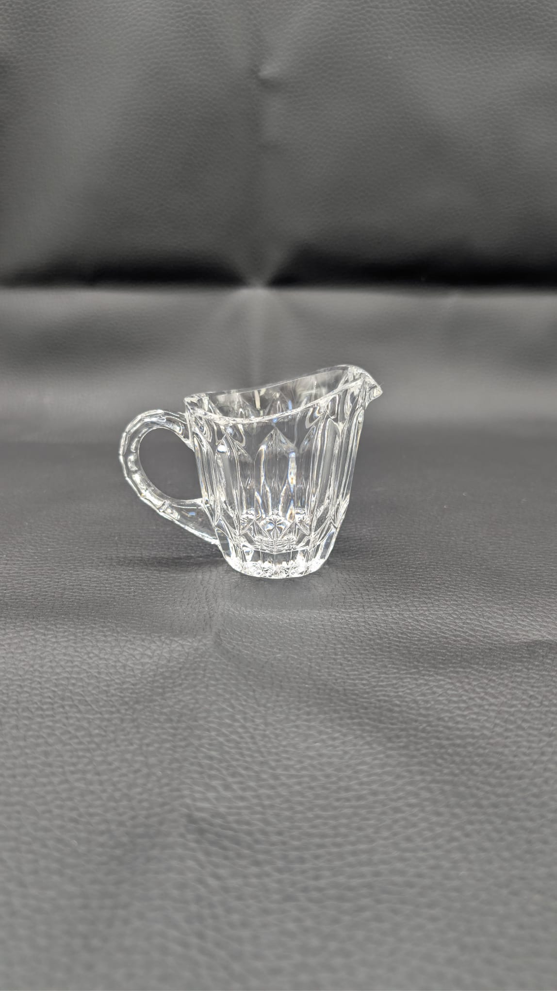 Kryształowy mlecznik, dzbanek w stylu vintage