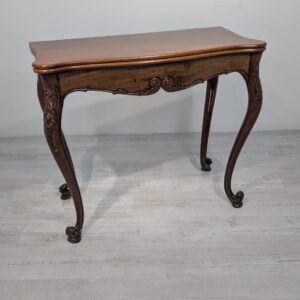 Stolik, karciak z litego drewna w mahoniu w stylu ludwikowskim