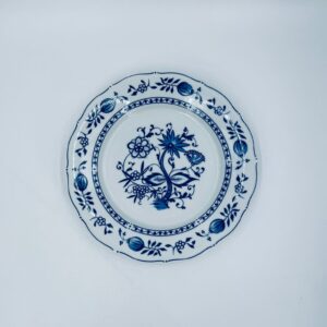 Porcelain flat dinner plate Onion