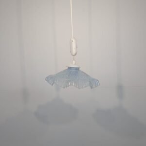 Lampa wisząca ze szklanym niebieskim kloszem z lat 30-stych