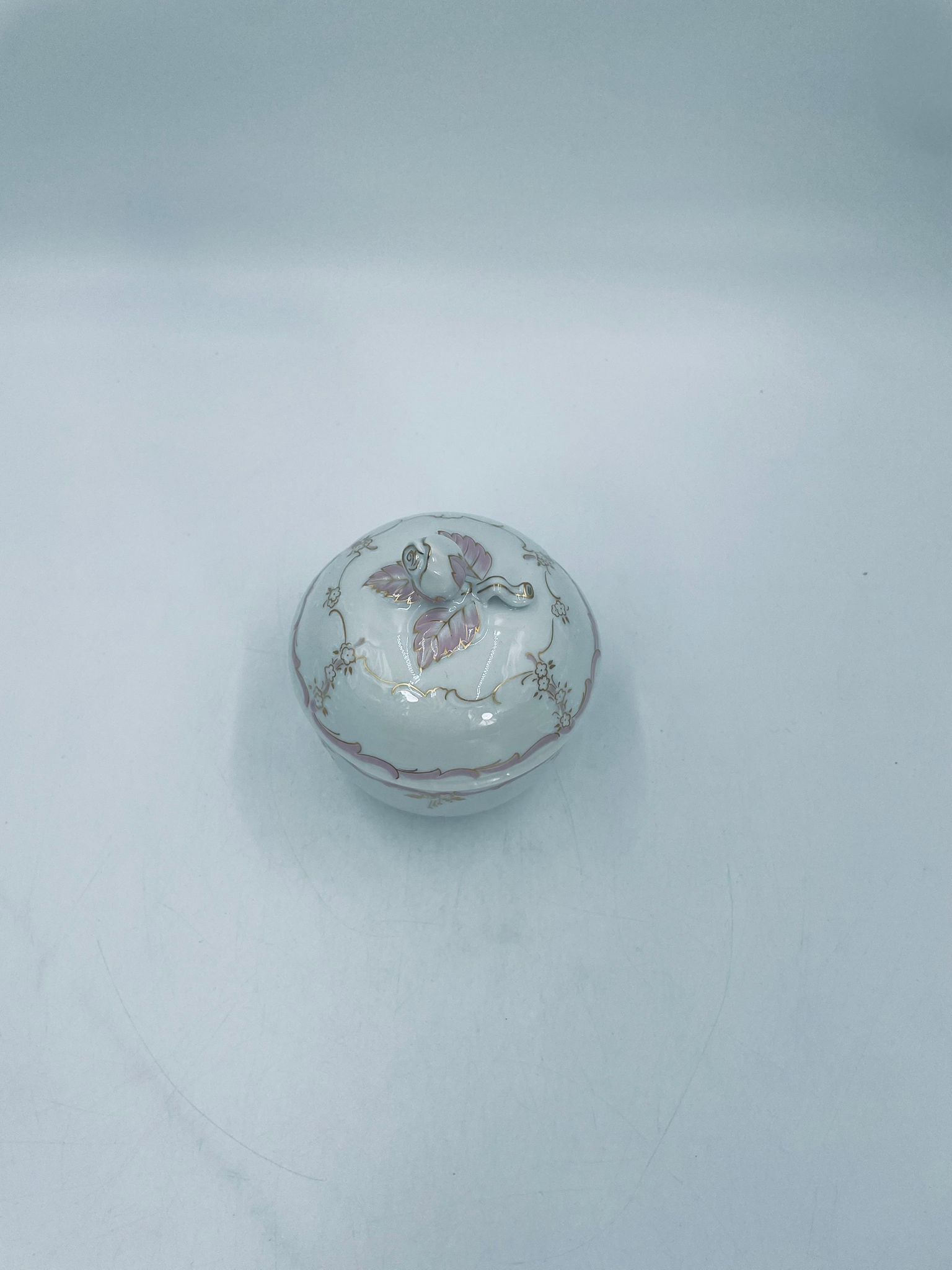 Cukiernica porcelanowa AK Kaiser Dubarry Louvre - Image 3