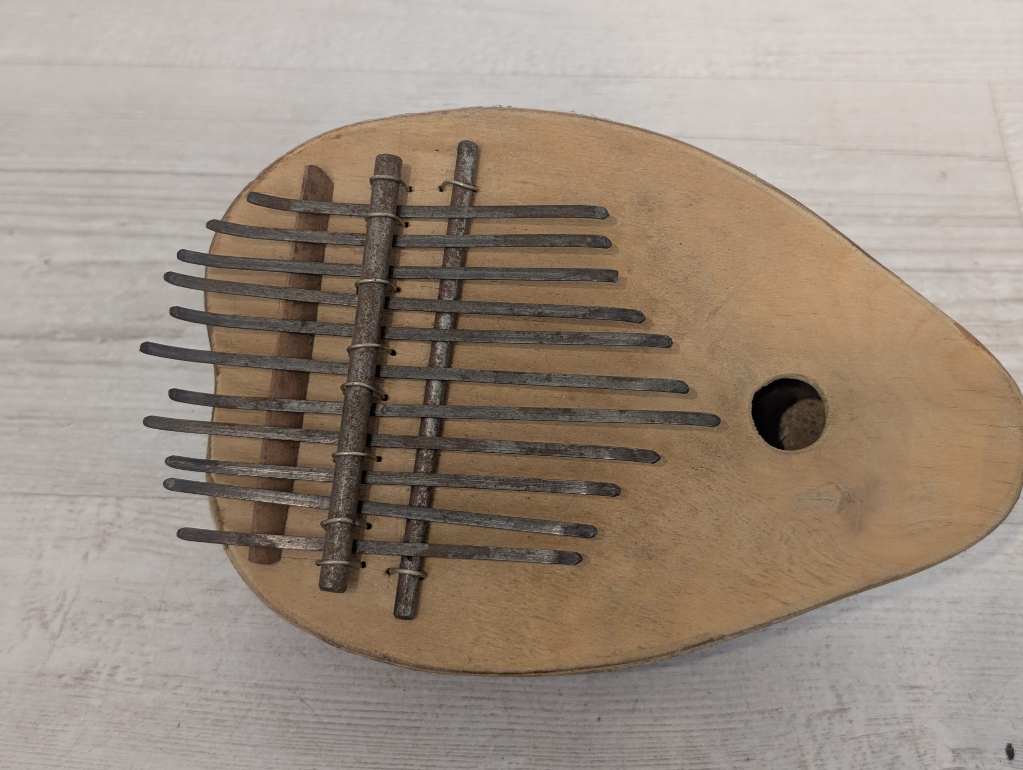 Afrykański instrument Kalimba - obrazek 3