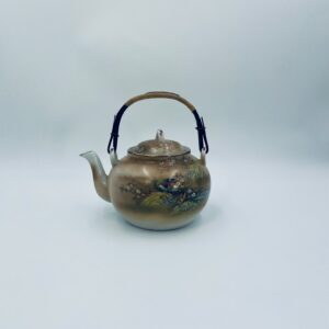 Zabytkowy czajniczek porcelanowy Japonia