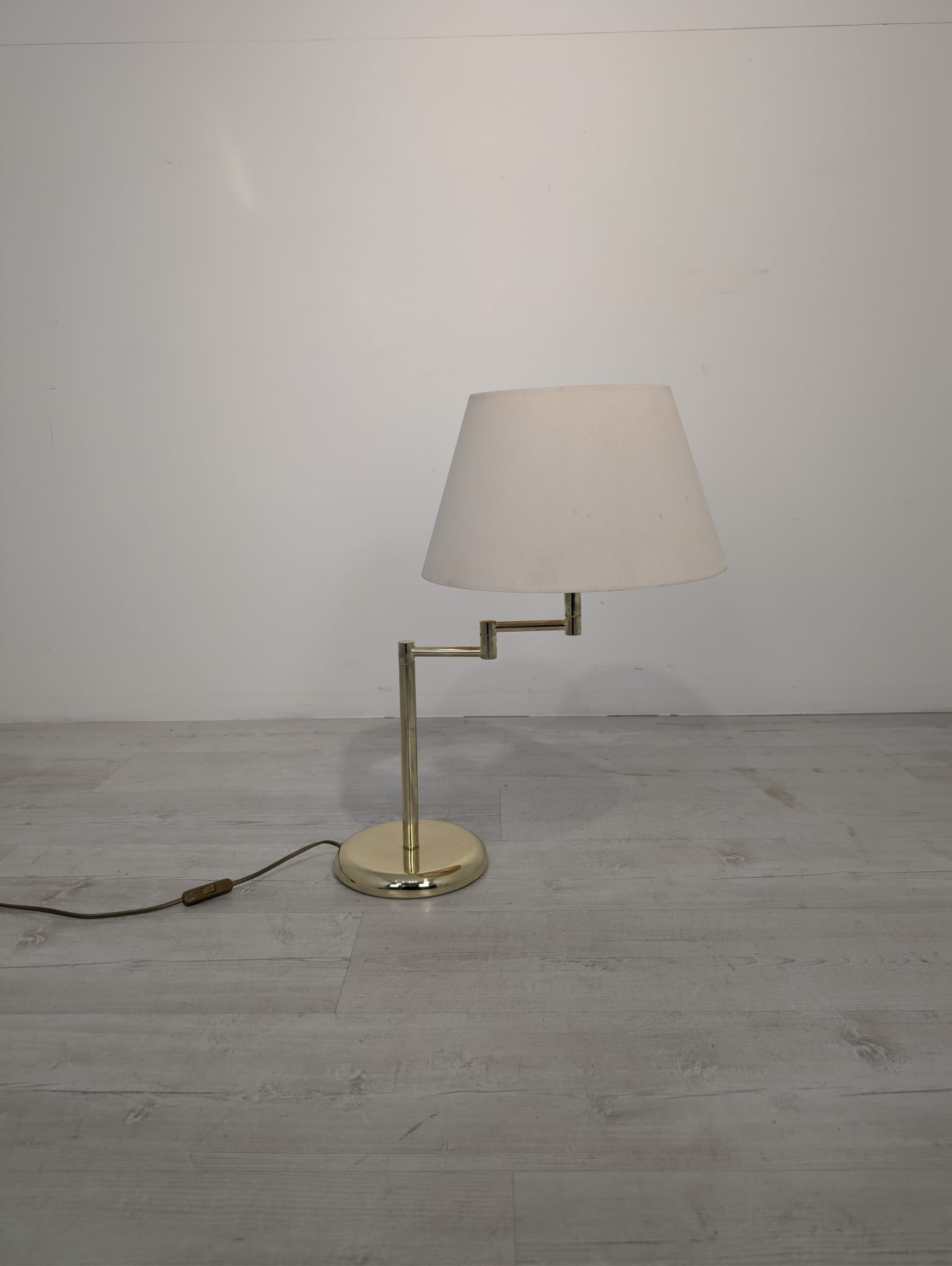 Lampa stołowa mosiądzowana w stylu Hollywood Regency - obrazek 4