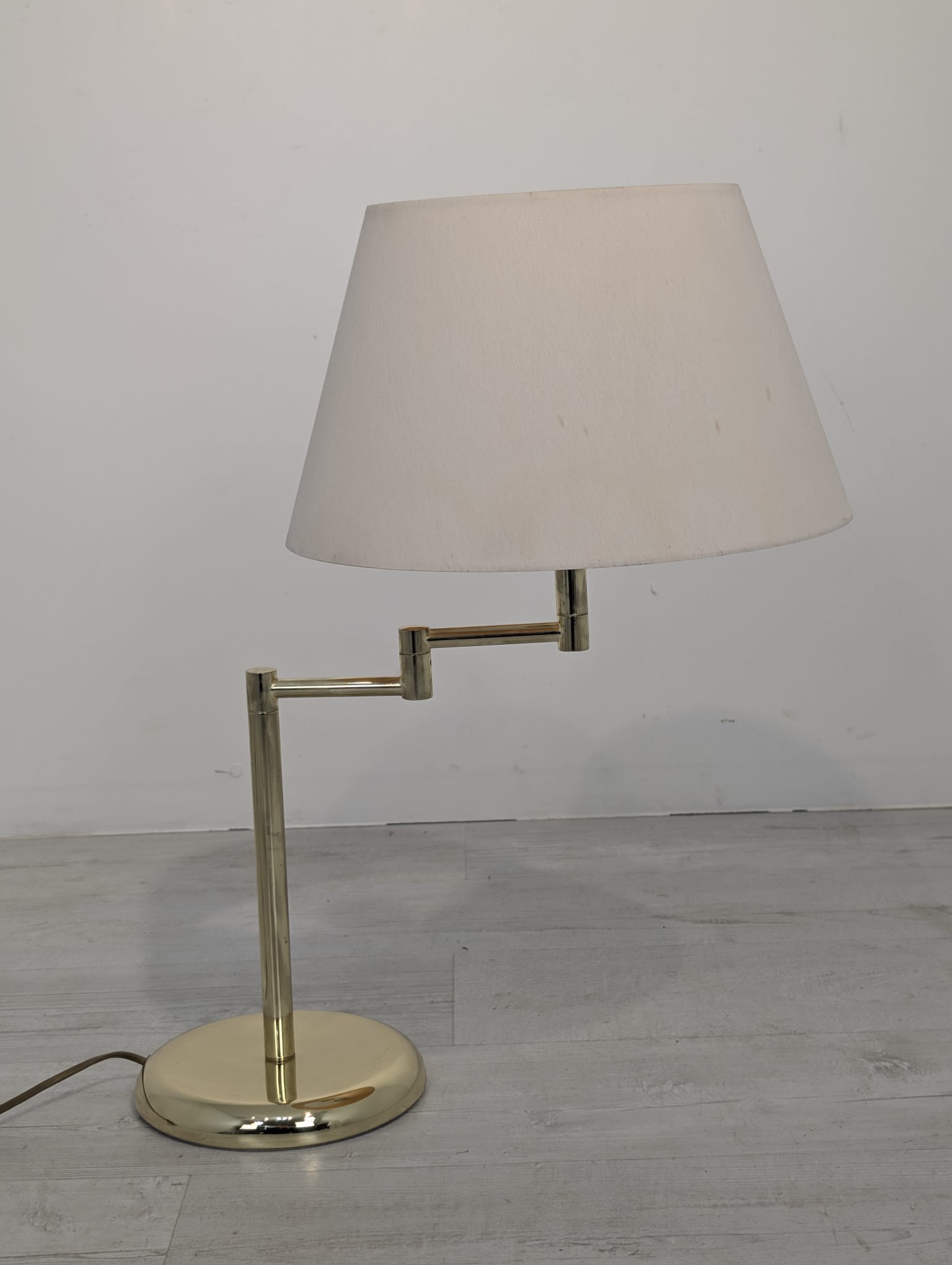 Lampa stołowa mosiądzowana w stylu Hollywood Regency - obrazek 5