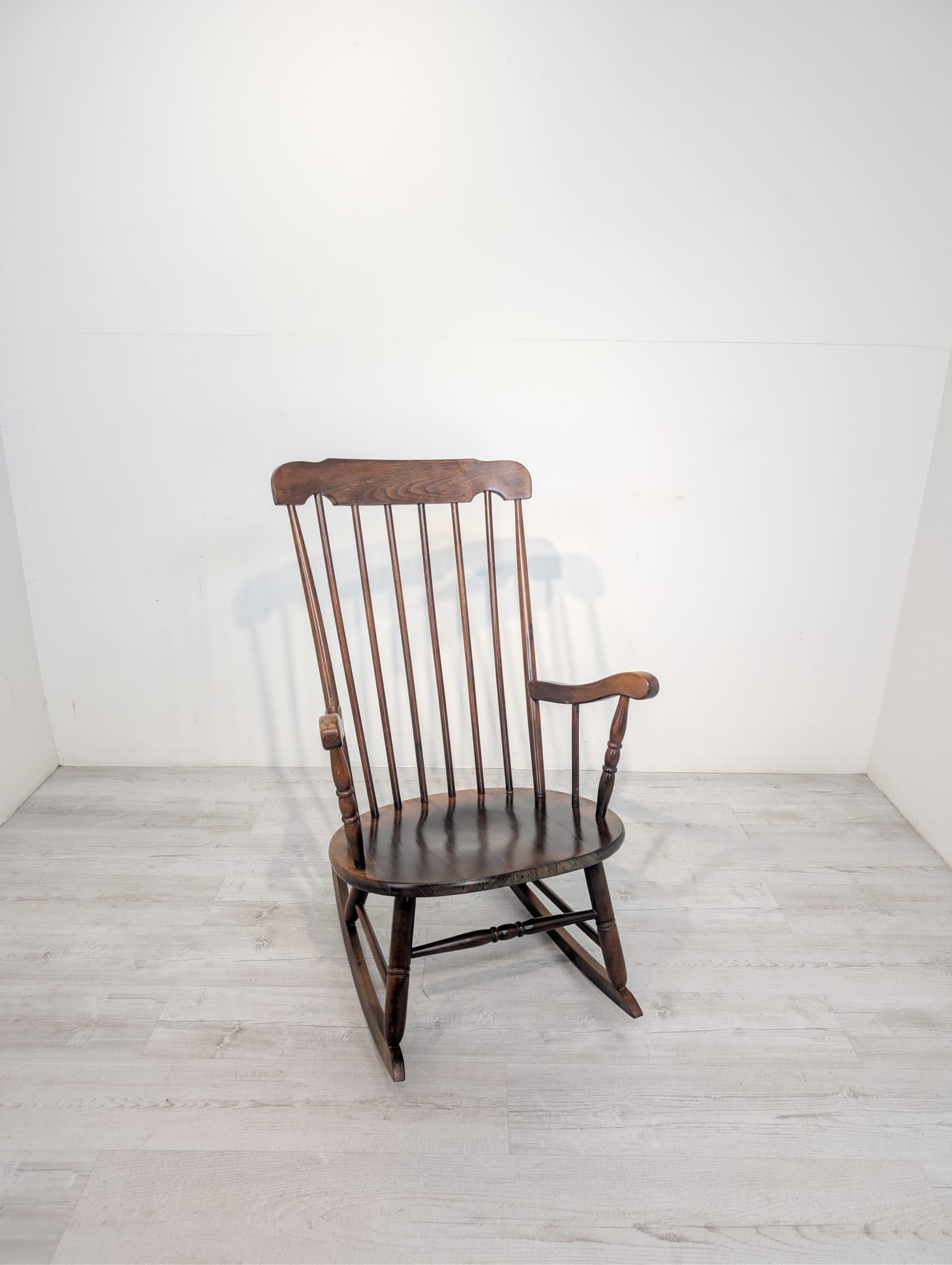 Drewniany fotel bujany z lat 60/70-tych - obrazek 13