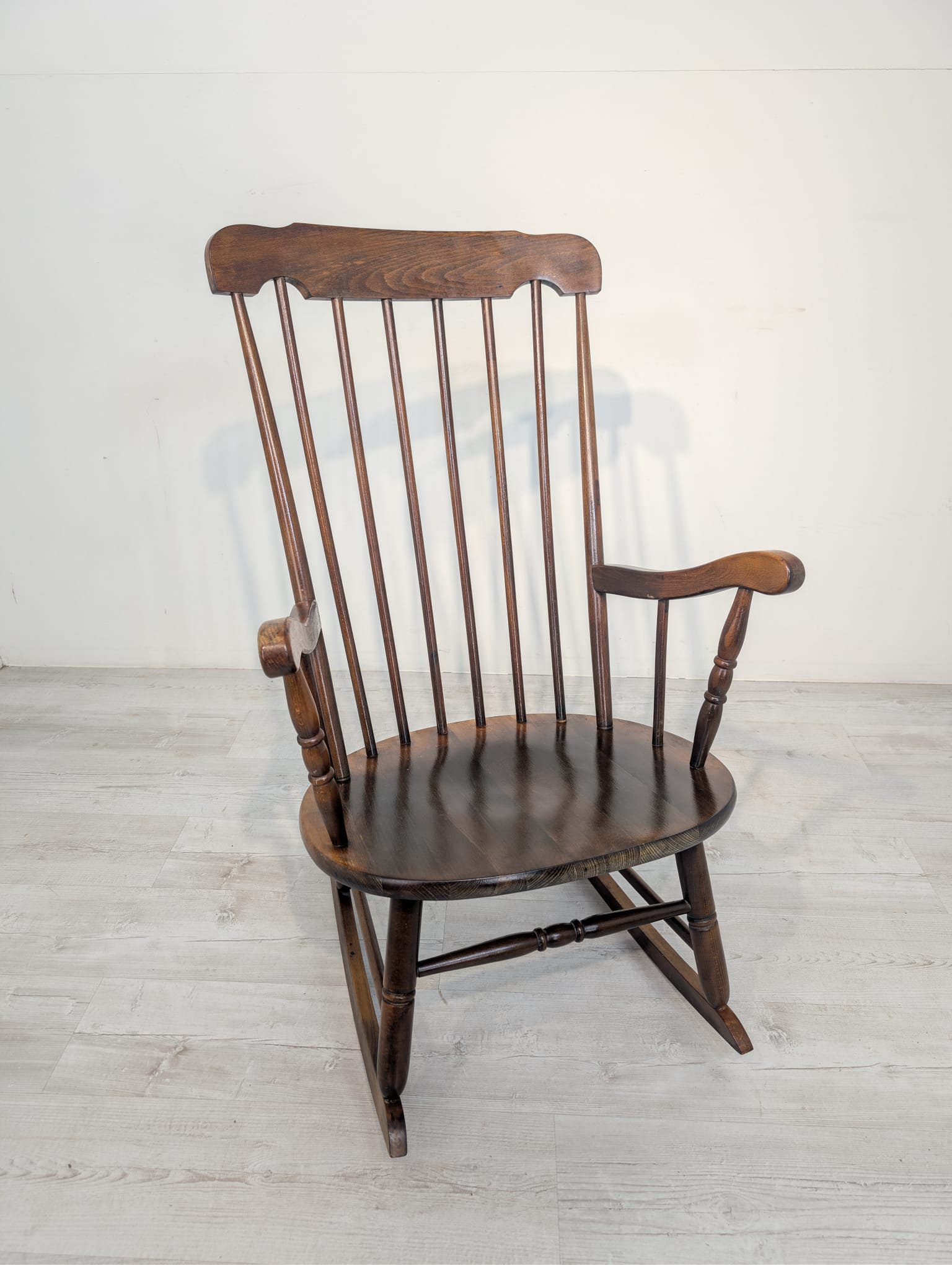 Drewniany fotel bujany z lat 60/70-tych - obrazek 3