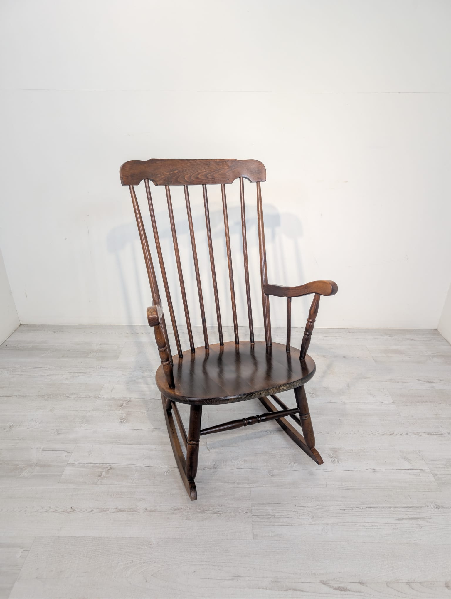Drewniany fotel bujany z lat 60/70-tych - obrazek 5