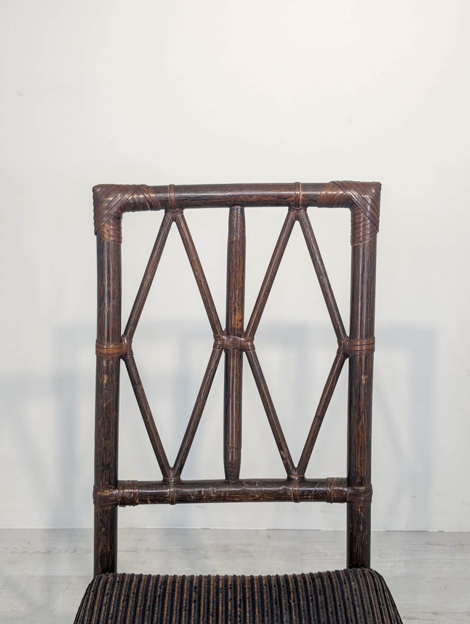Krzesło w stylu Chippendale z lat 40/50-tych z rattanu - obrazek 5