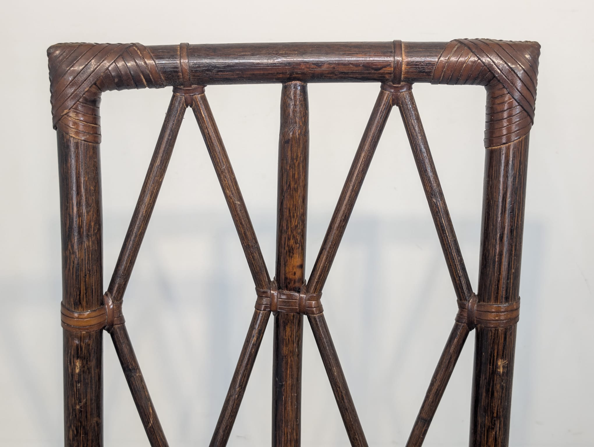 Krzesło w stylu Chippendale z lat 40/50-tych z rattanu - obrazek 8