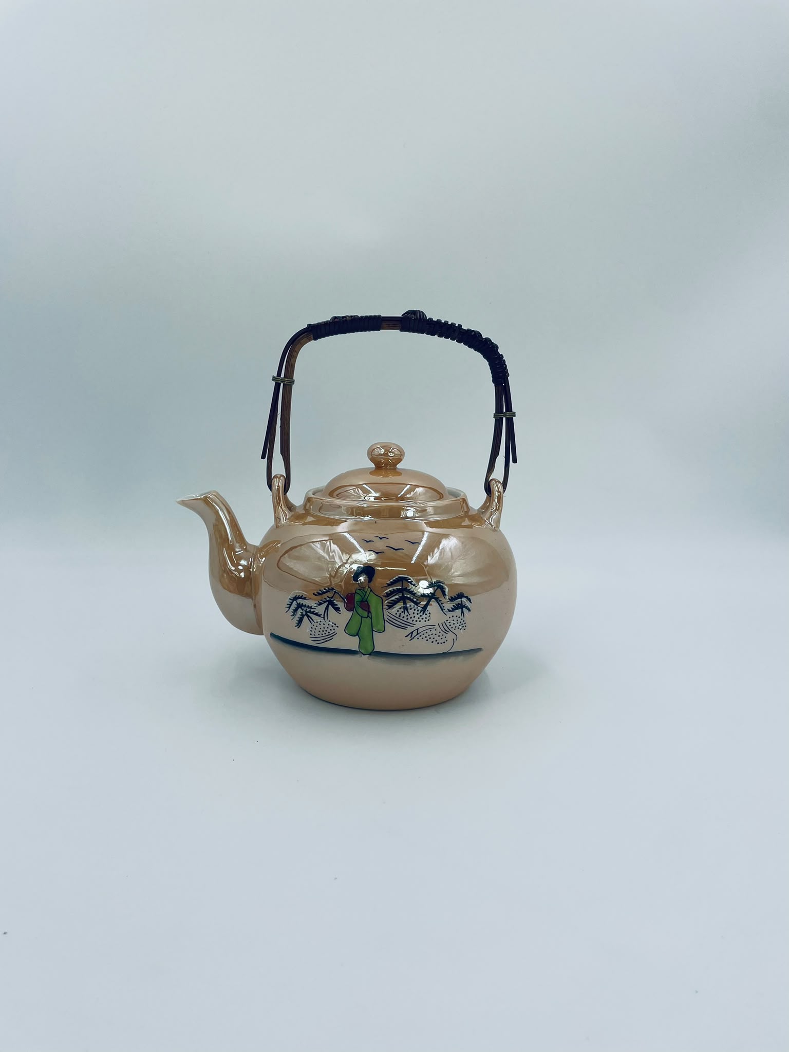 Antyczny czajniczek porcelanowy Japoński
