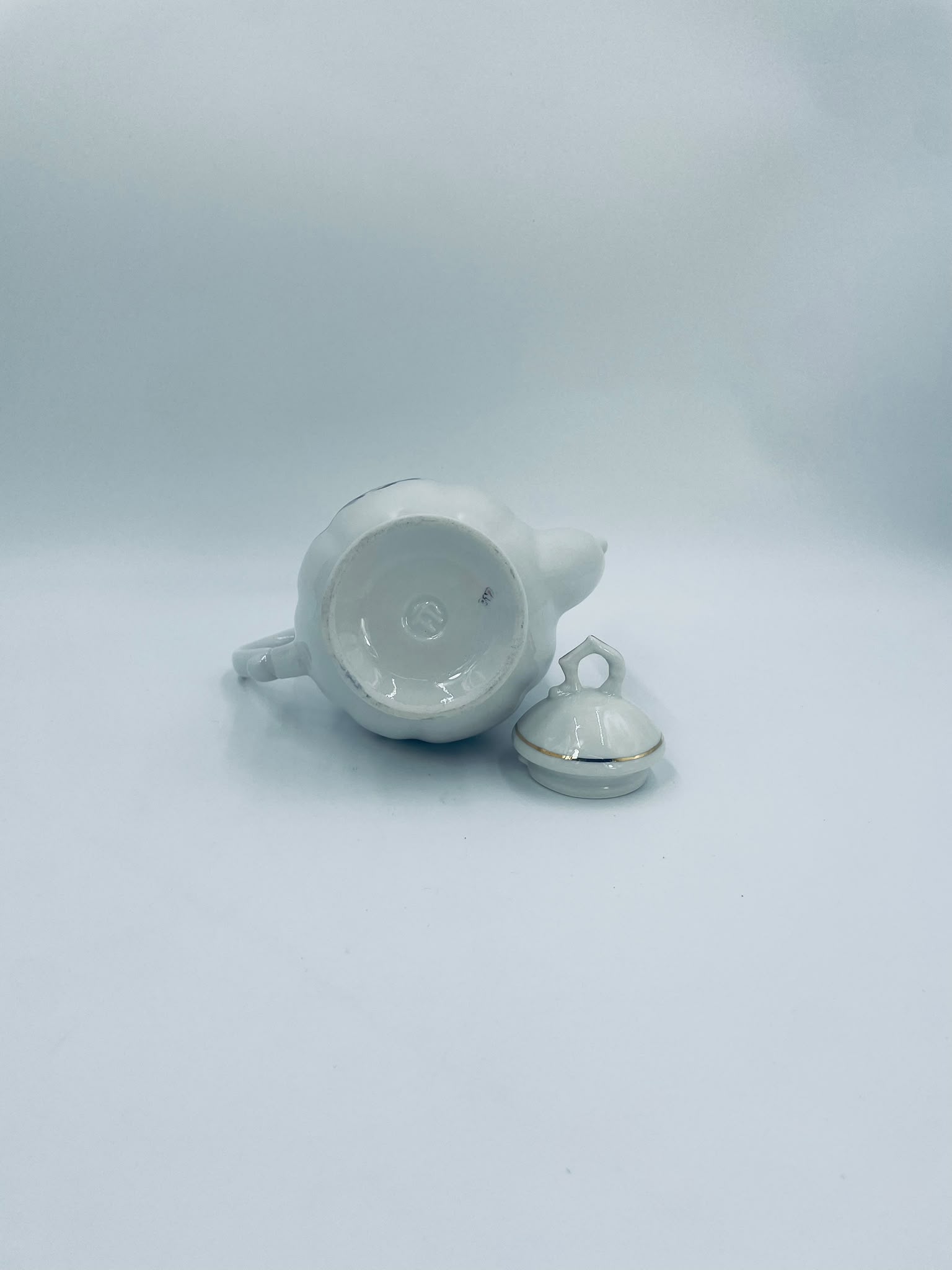 Dzbanek na herbatę porcelanowy Zaječar Jugosławia - obrazek 8