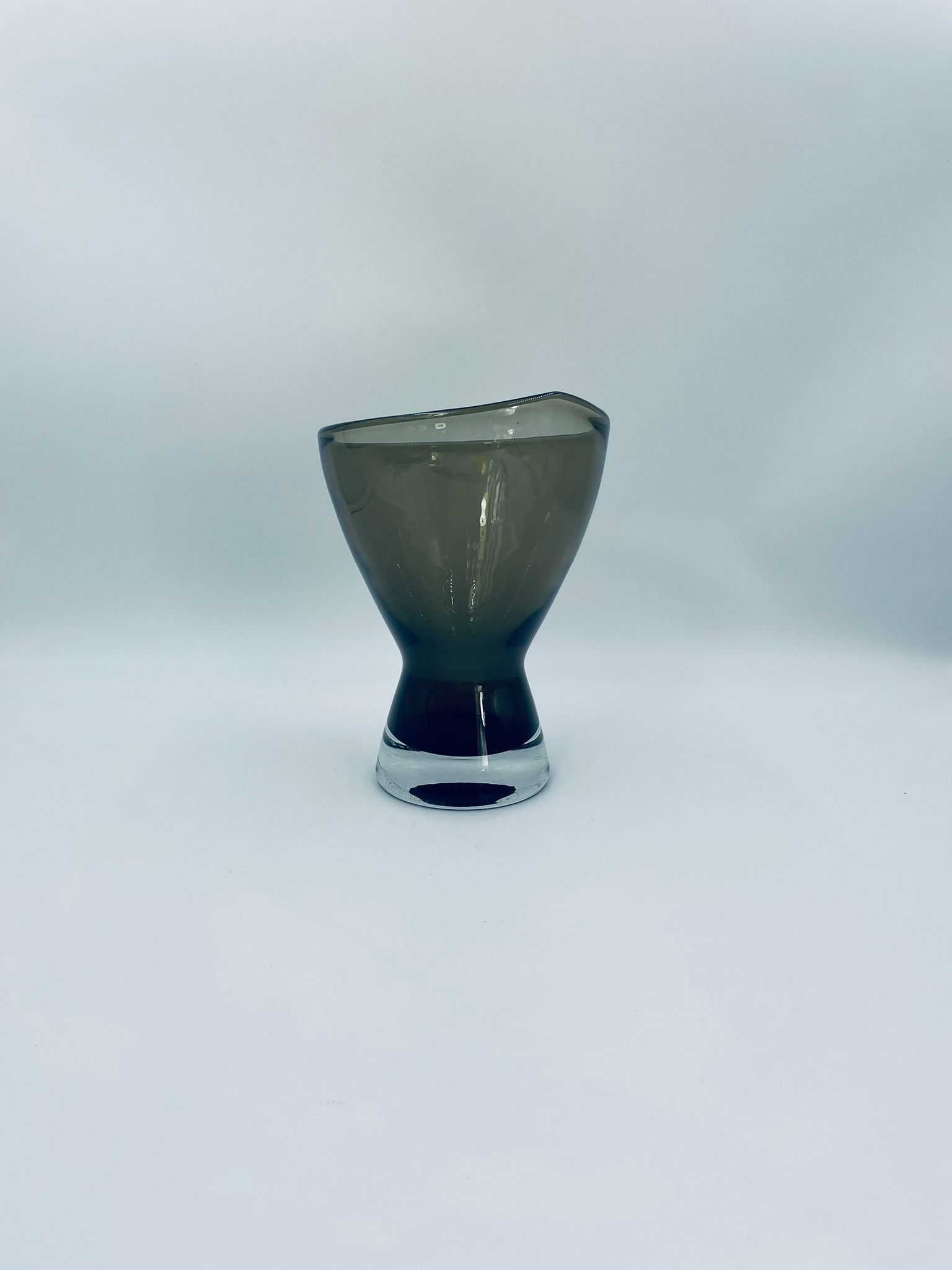Wazon dekoracyjny szklany Mid Century Modern - obrazek 10