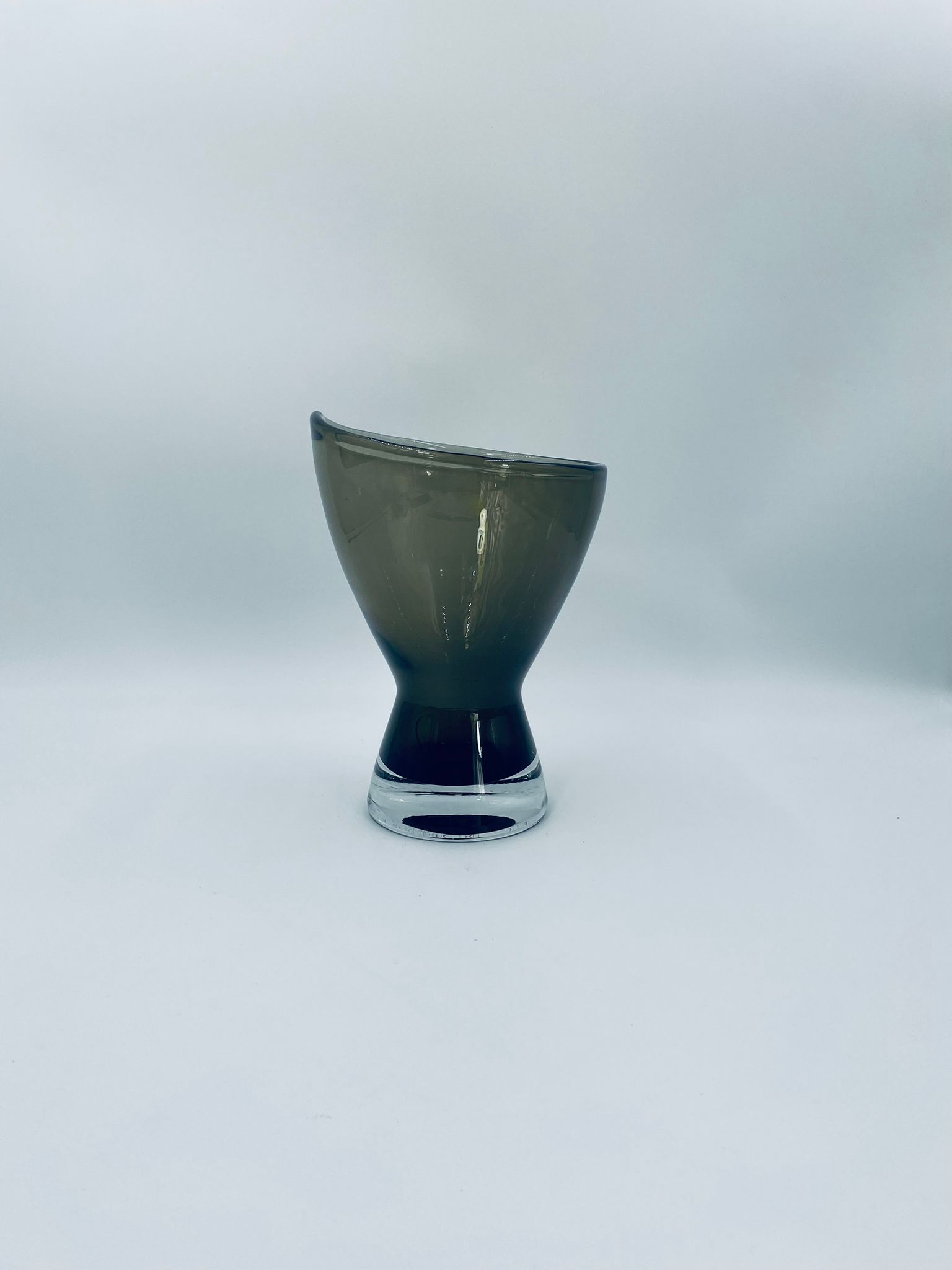 Wazon dekoracyjny szklany Mid Century Modern - obrazek 8