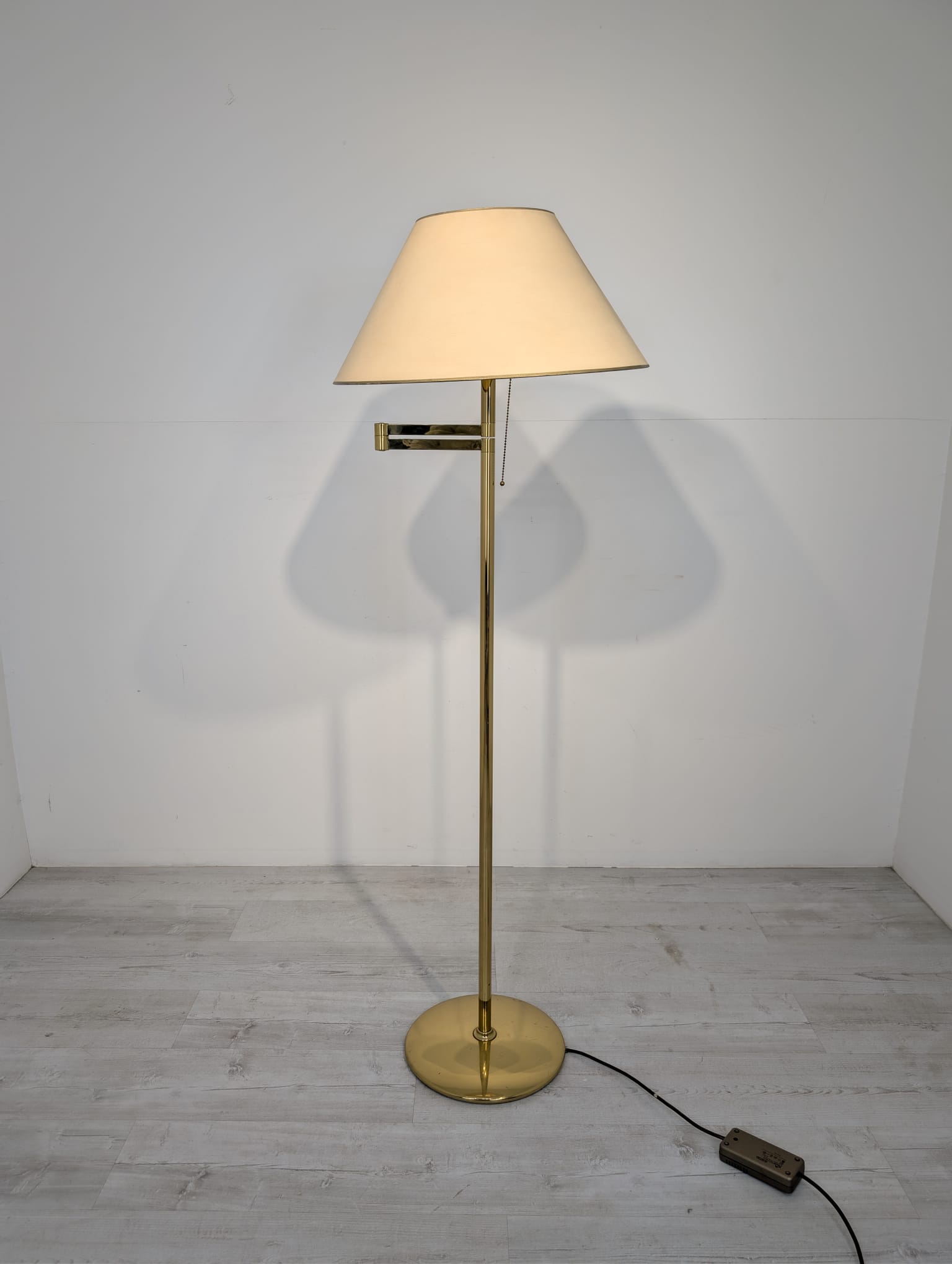 Lampa podłogowa mosiężna- "ramię łamane" - Image 3