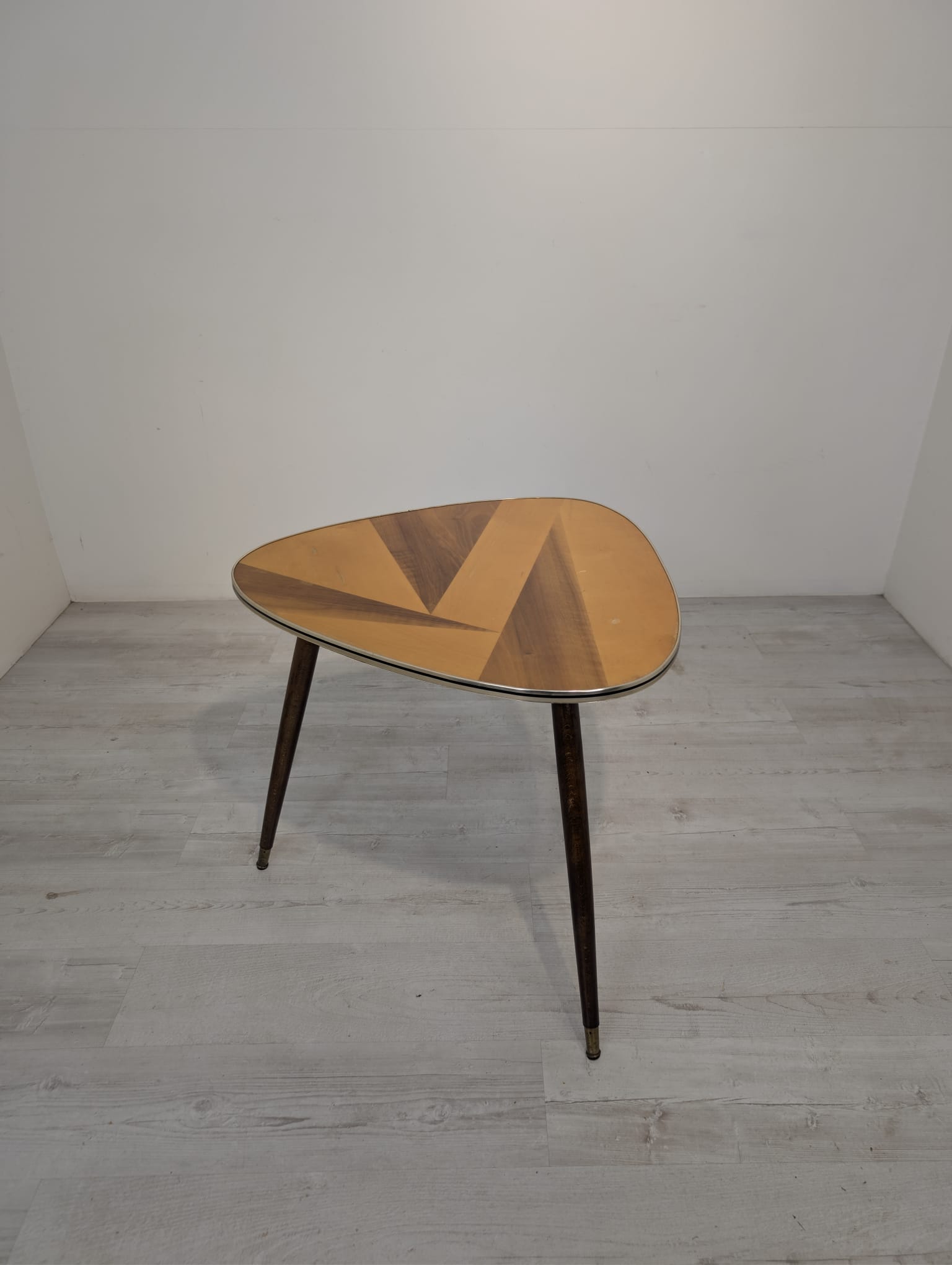 Stolik kawowy PATYCZAK PRL – lata 60., Mid-Century Modern, Vintage, Mosiężne wykończenia - obrazek 4