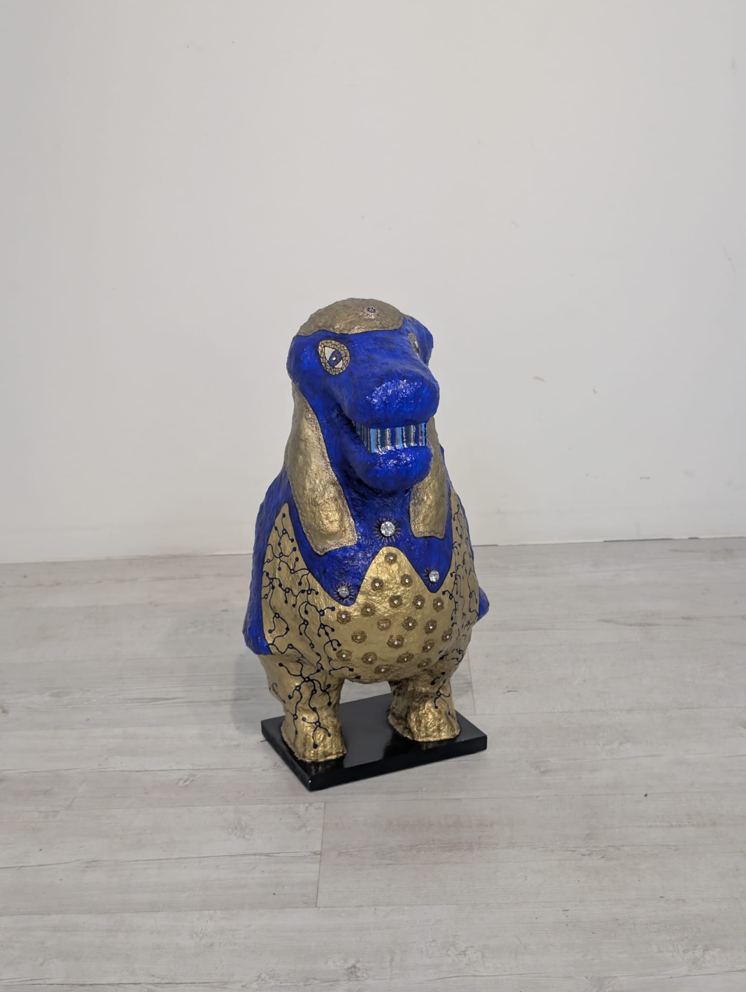 Rzeźba " Egipski Tyranozaur" niemieckiego artysty Ba Ju - obrazek 3