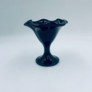 Halite black glass puff