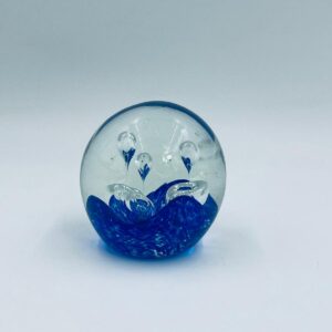 Stary dekoracyjny przycisk do papieru